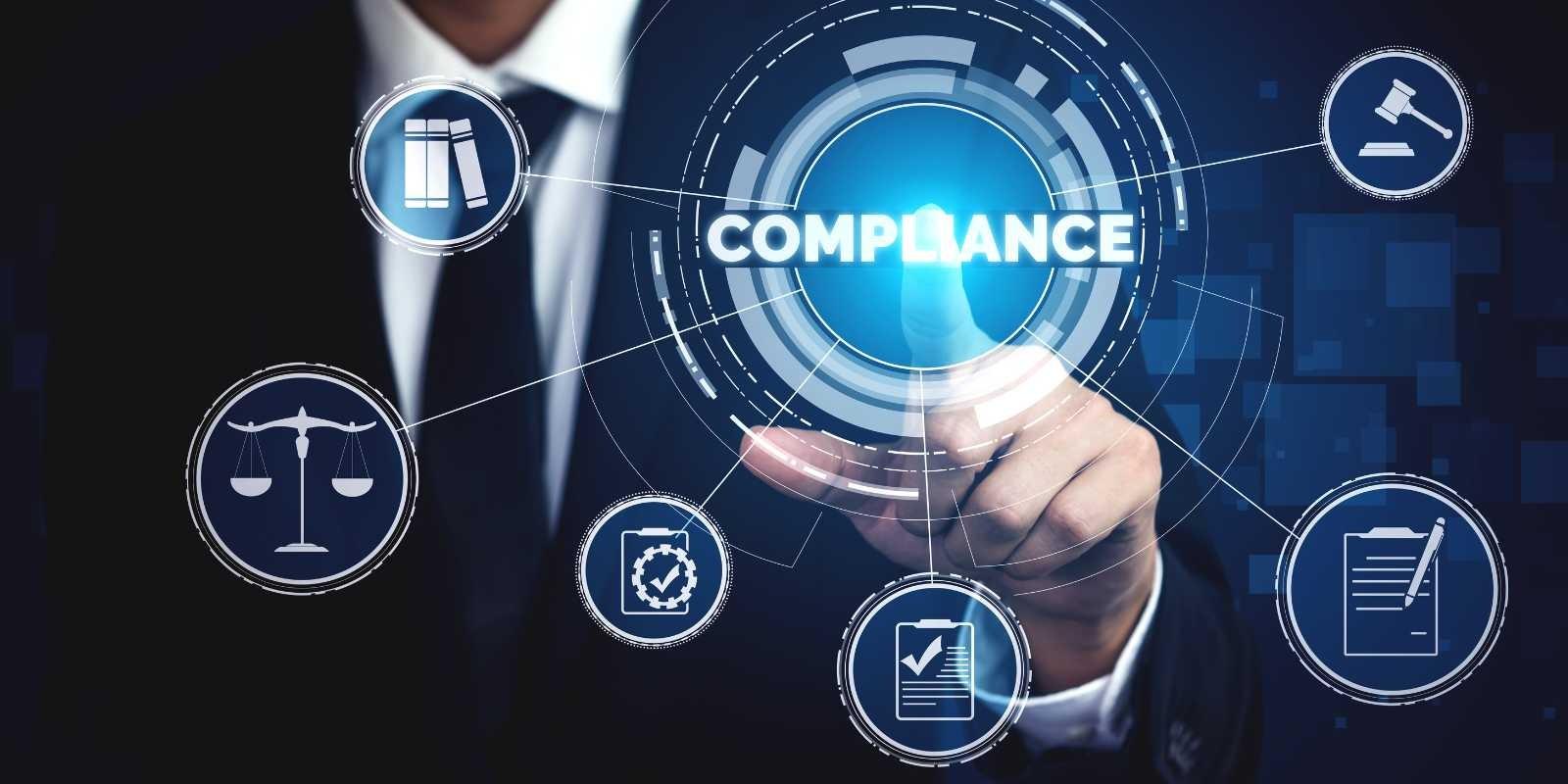 Impuestos, leyes y regulaciones: Todo lo que debes saber antes de invertir en bienes raíces en Miami.